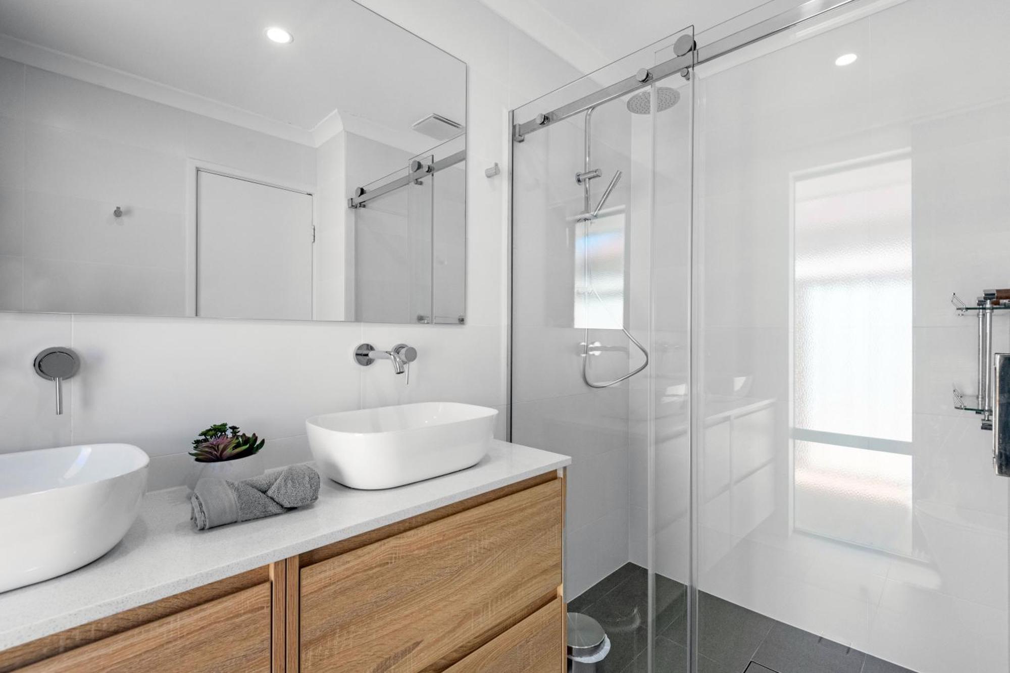 18 Bateman Retreat 4bdr 25bth Perth