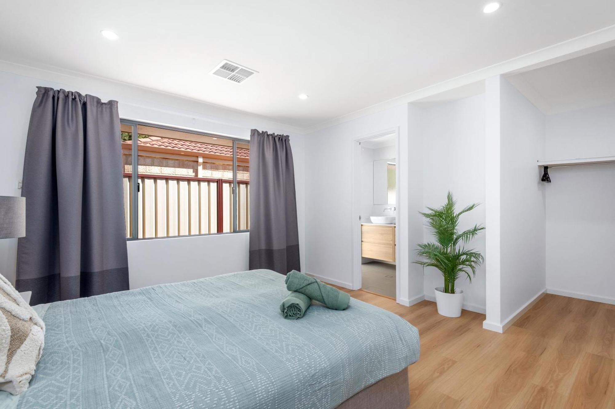 18 Bateman Retreat 4bdr 25bth